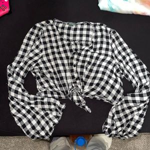 long sleeve button up crop top, flares sleeve size L